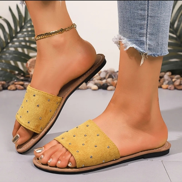 Open Toe Flats Sandals - Picture 2 of 5